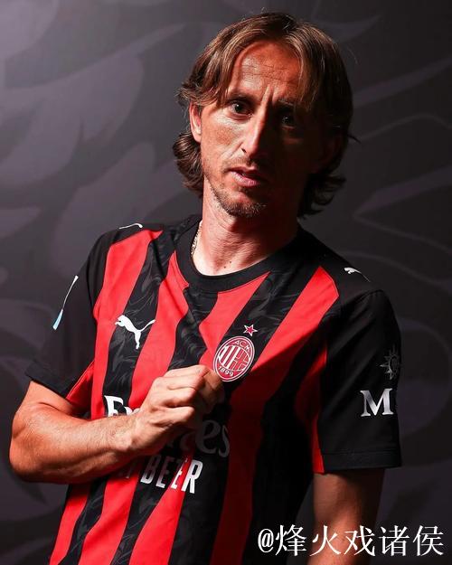 【AC米兰】魔笛领红黑军战“绿巴萨”,美队剑指新纪录 【AC米兰】魔笛领红黑军战“绿巴萨”,美队剑指新纪录
